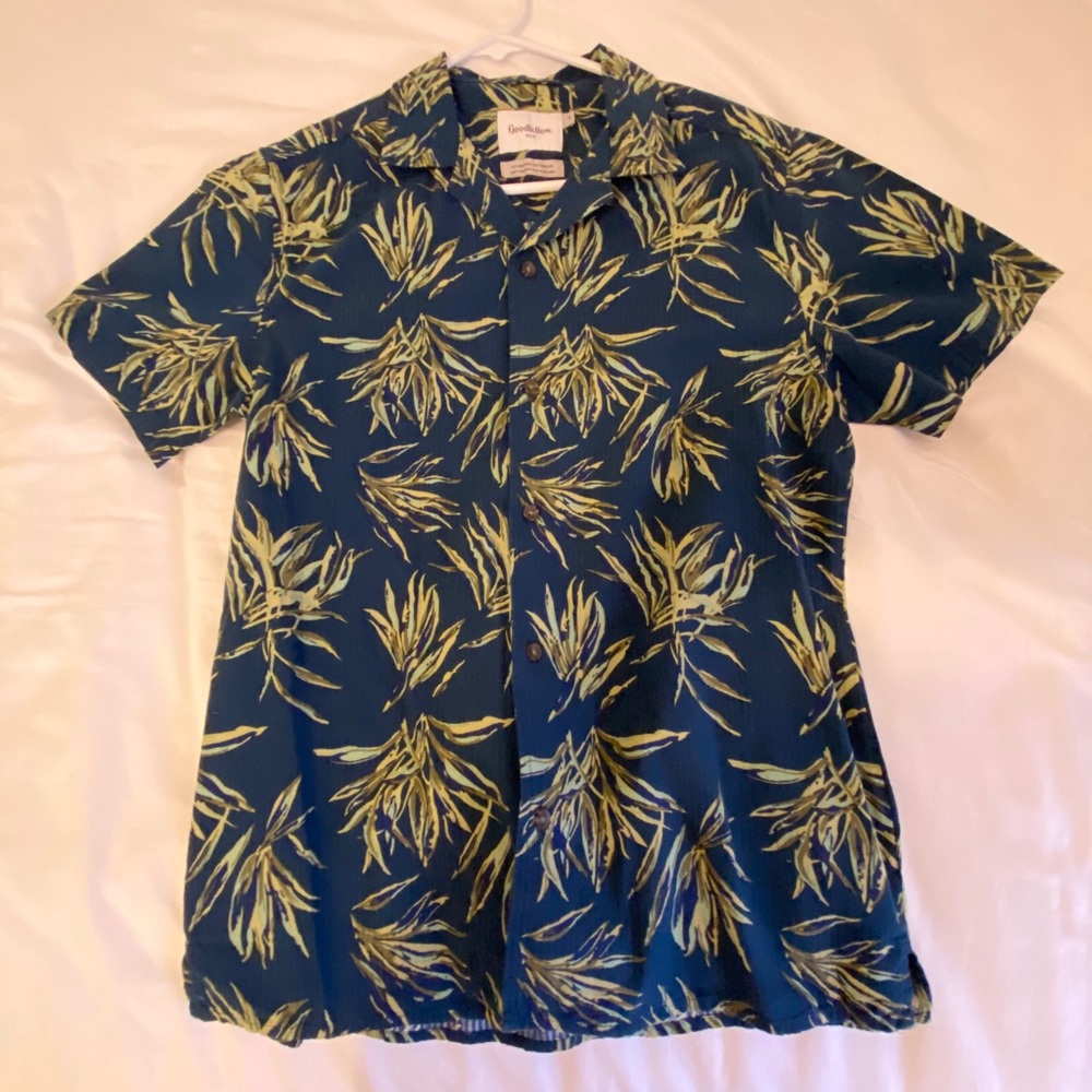 Goodfellow small casual button up tropical shirt